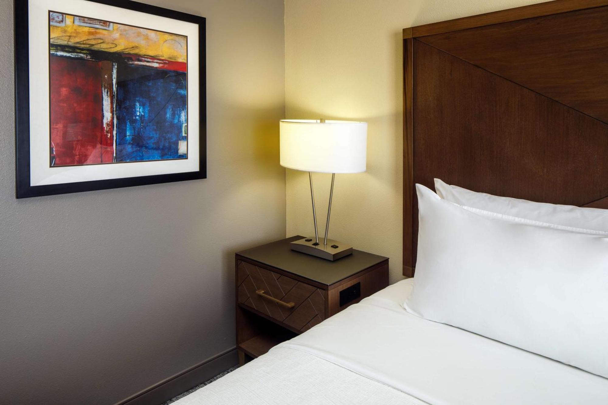 Embassy Suites By Hilton Laredo Bagian luar foto