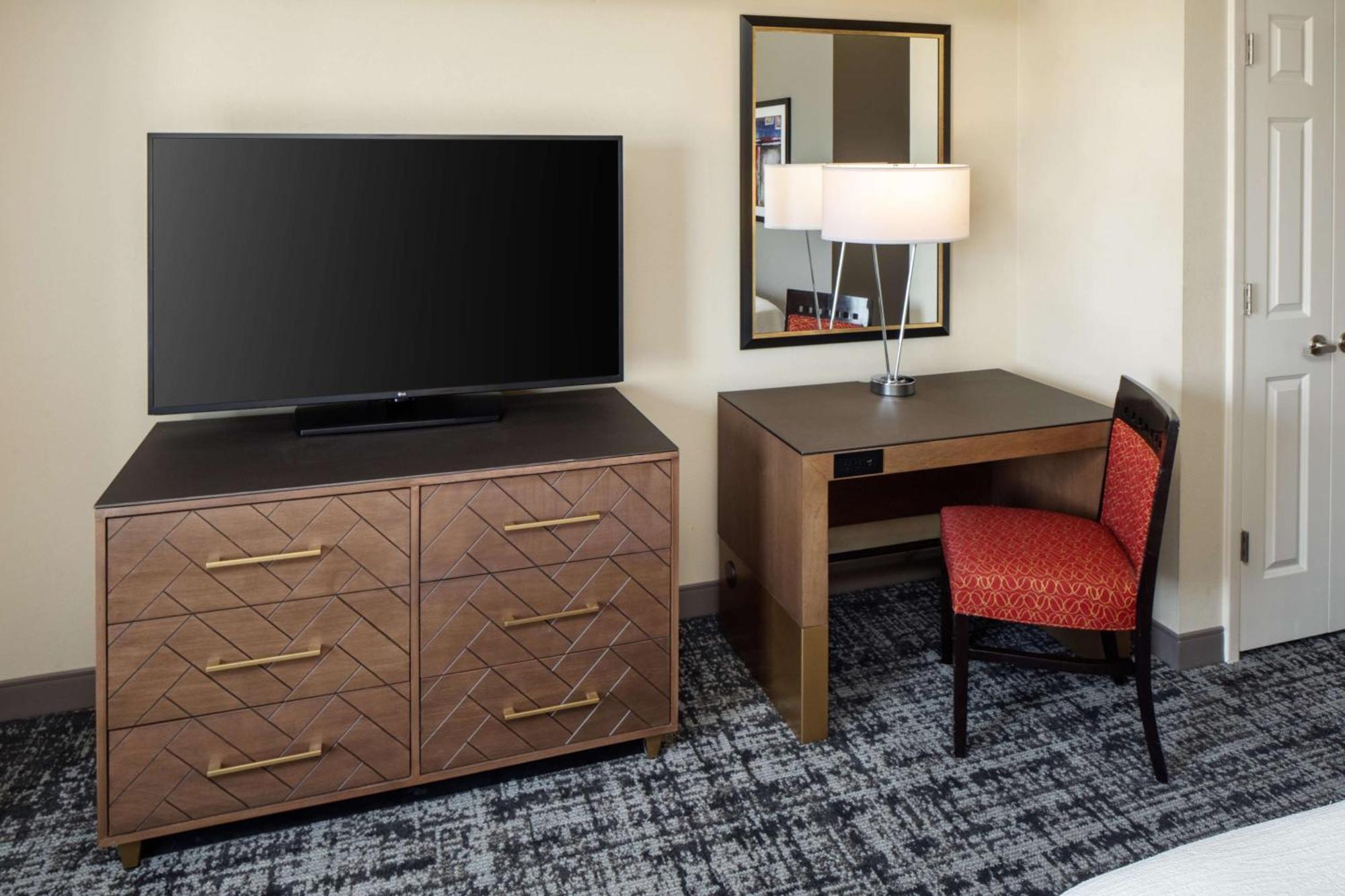 Embassy Suites By Hilton Laredo Bagian luar foto