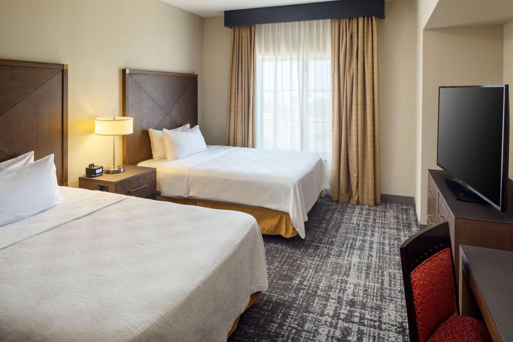 Embassy Suites By Hilton Laredo Bagian luar foto
