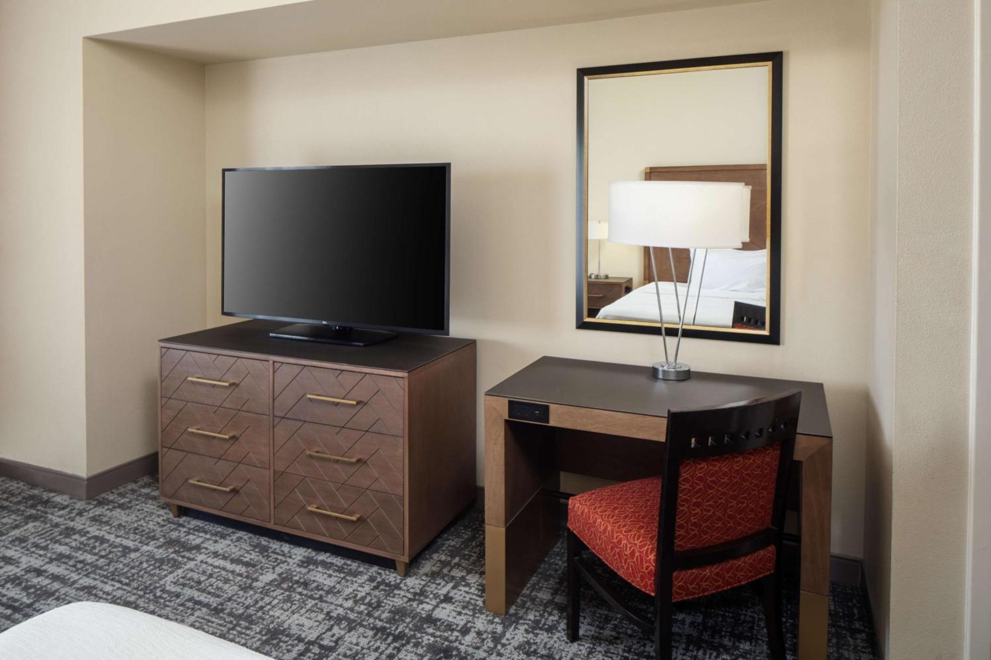 Embassy Suites By Hilton Laredo Bagian luar foto