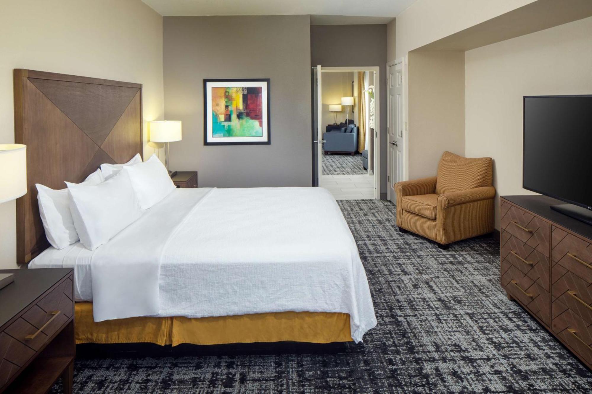 Embassy Suites By Hilton Laredo Bagian luar foto