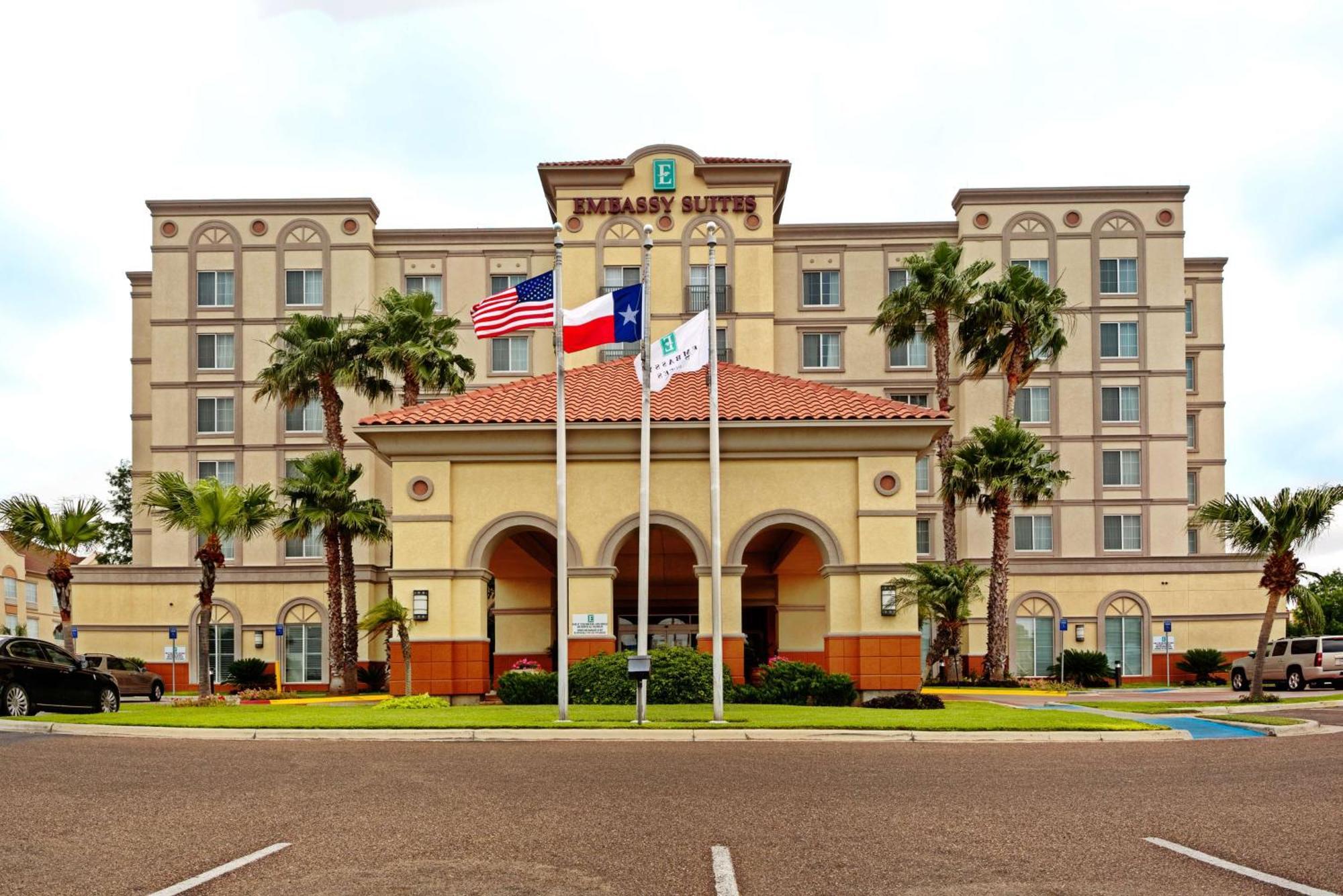 Embassy Suites By Hilton Laredo Bagian luar foto
