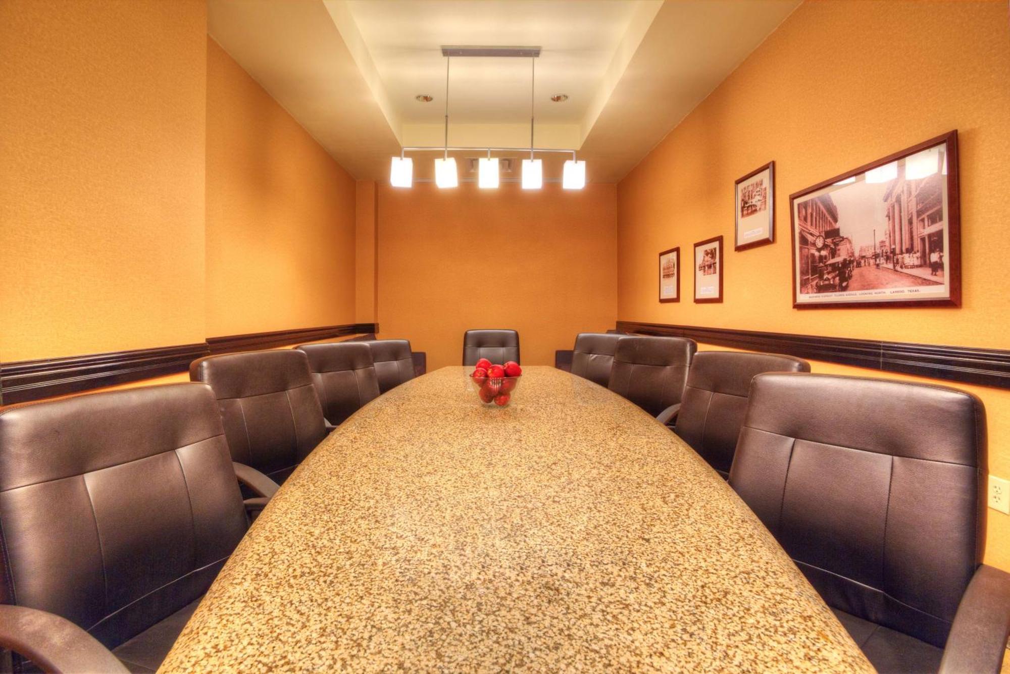Embassy Suites By Hilton Laredo Bagian luar foto