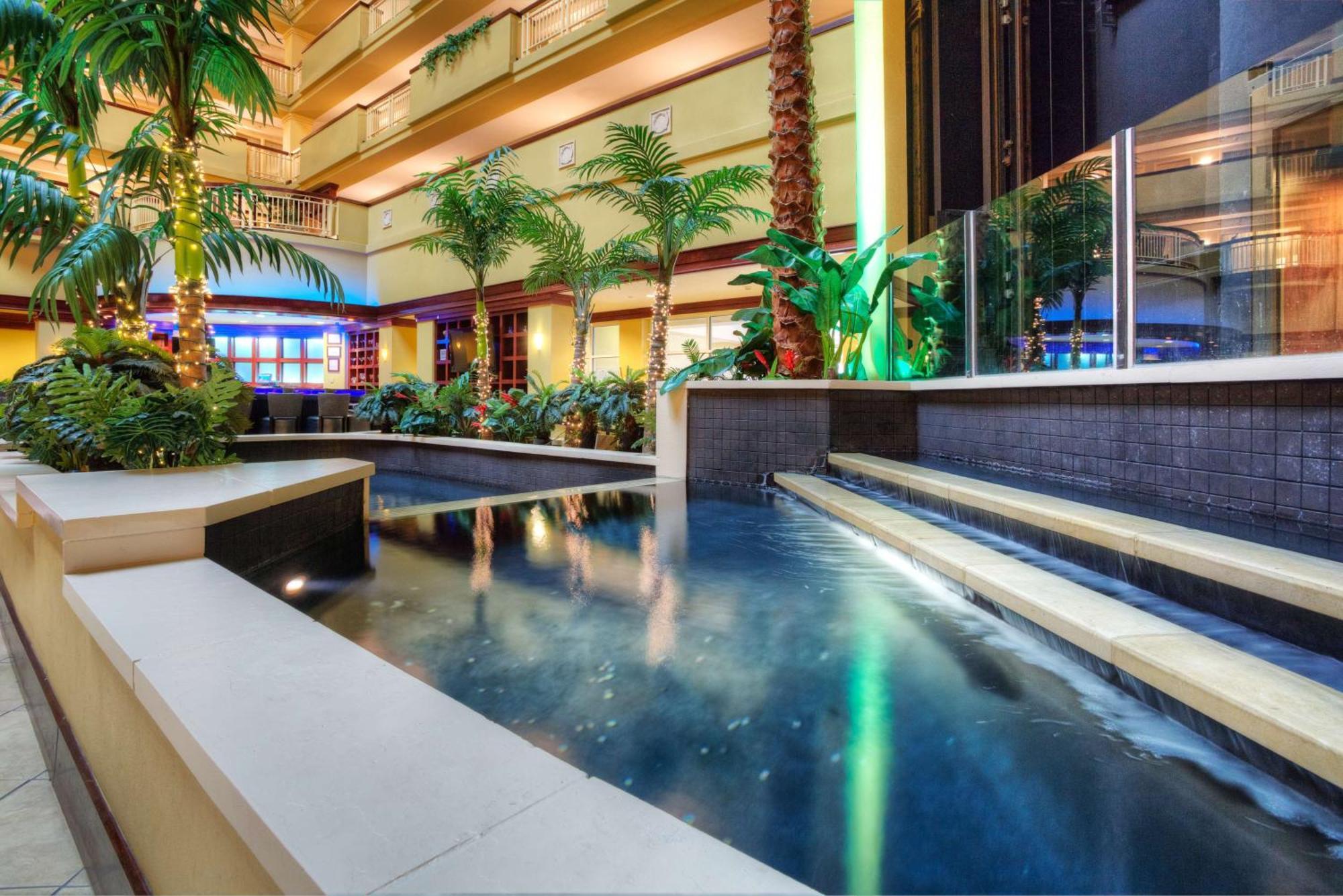 Embassy Suites By Hilton Laredo Bagian luar foto