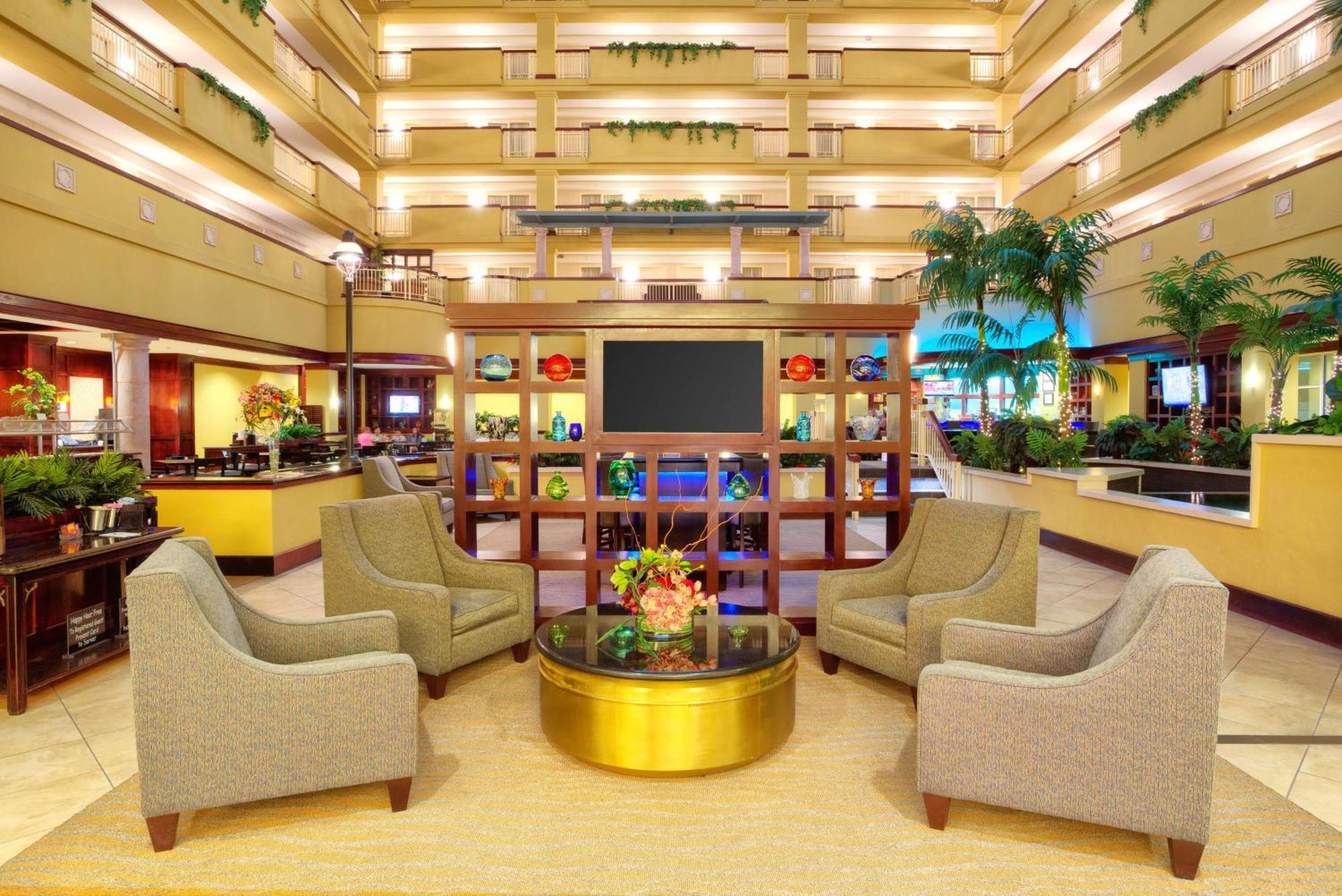 Embassy Suites By Hilton Laredo Bagian luar foto