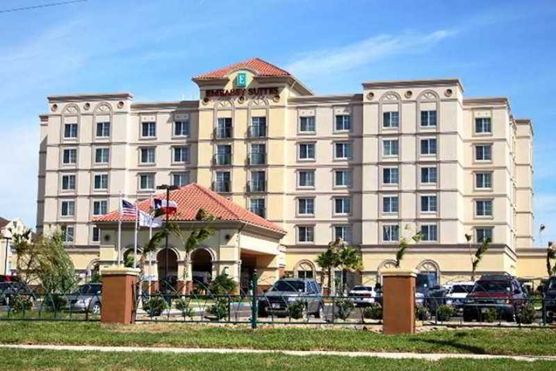 Embassy Suites By Hilton Laredo Bagian luar foto